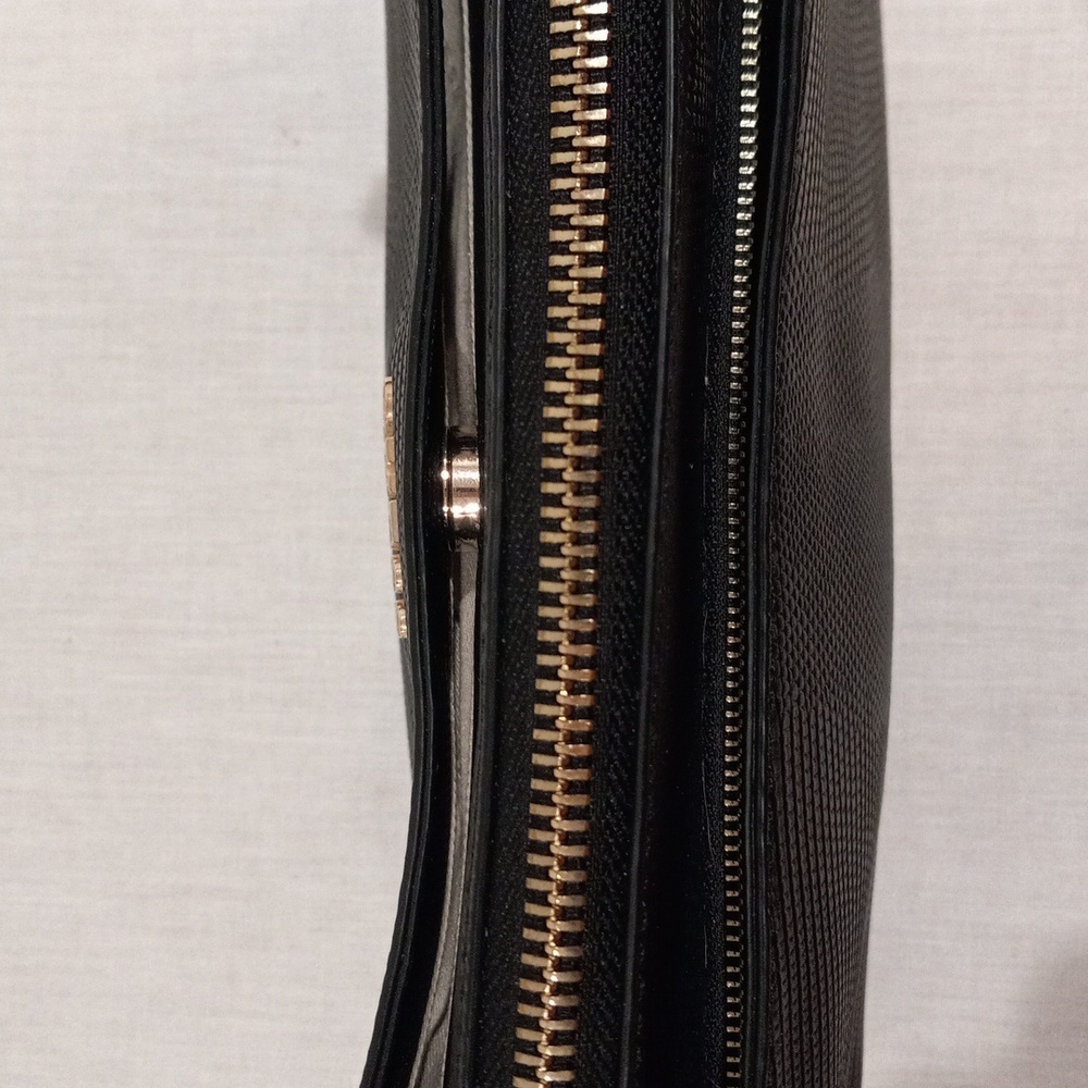 Crossbody - Picture 5 of 14